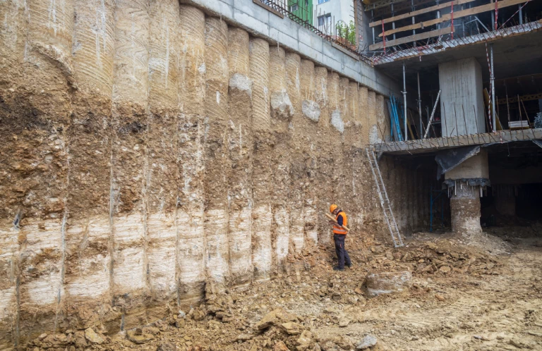 Palisady jet-grouting